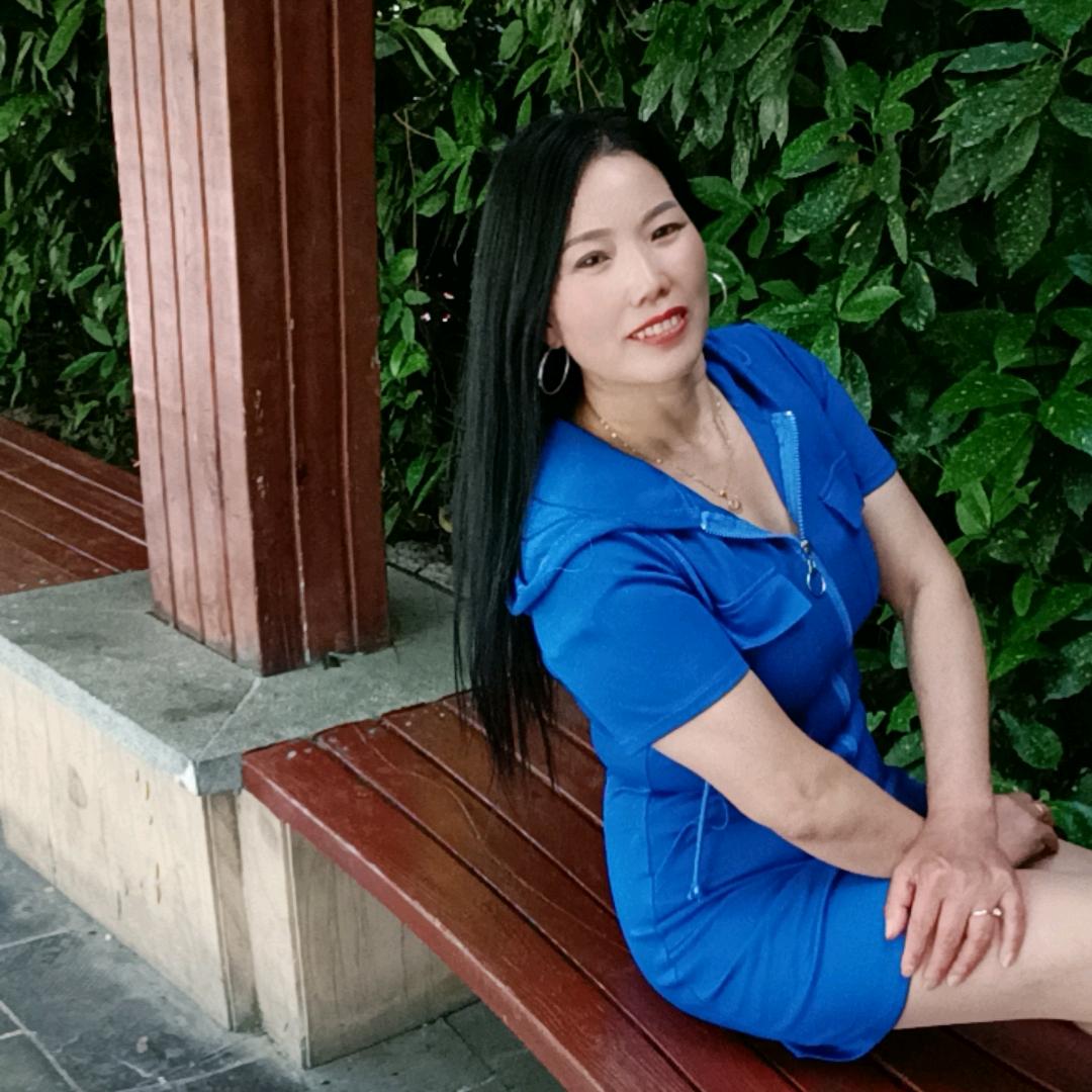 开心快乐的英姐