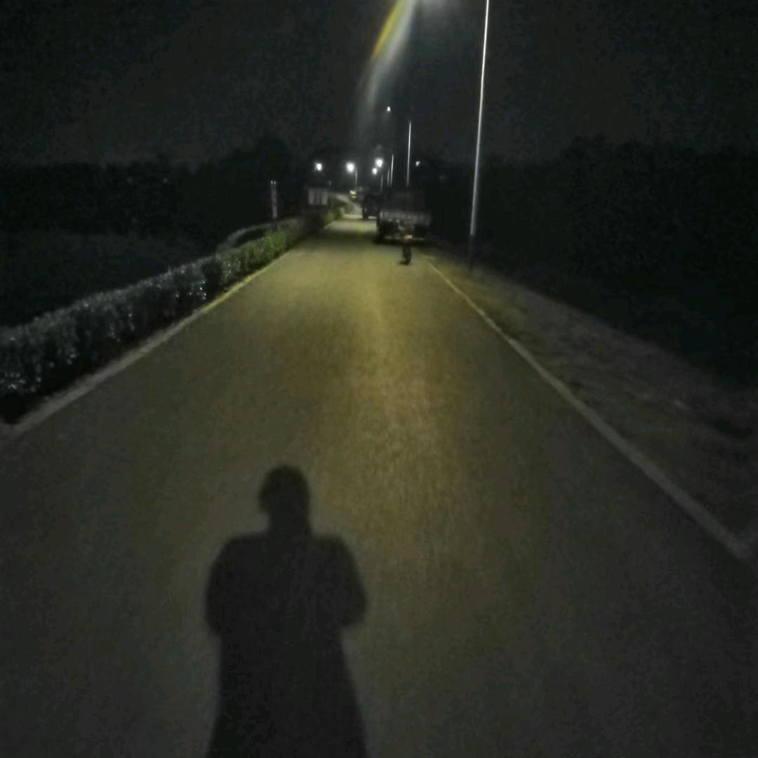 株嵘洁