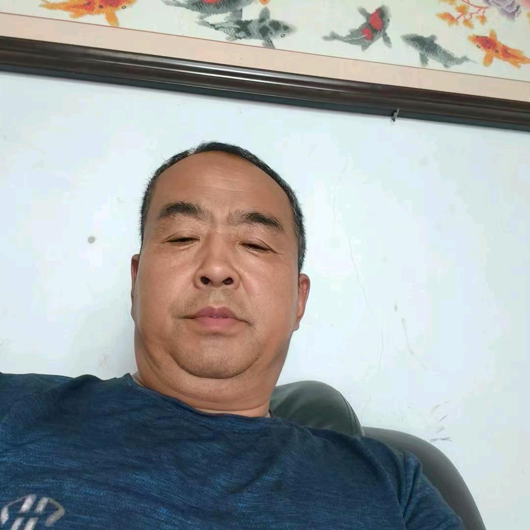 管哥，每晚19点18开播