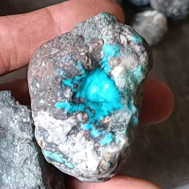 玉缘原矿绿松石