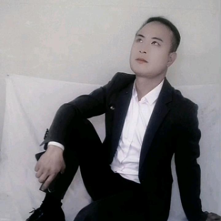 周哥࿐