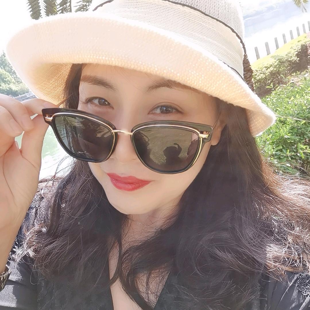 童霞  新昌兔毛市场美人计黑天鹅 内衣店