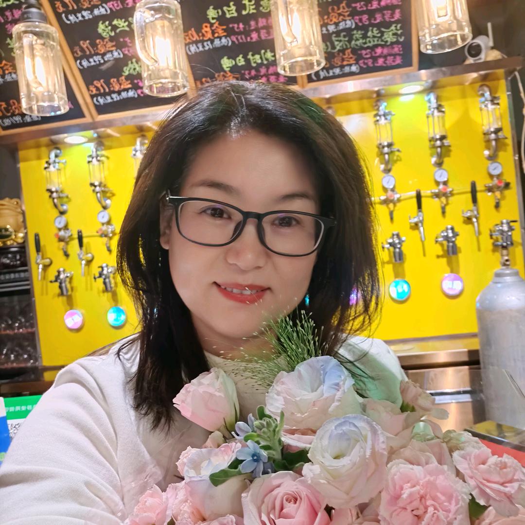 拳击羊精酿酒馆 霞姐