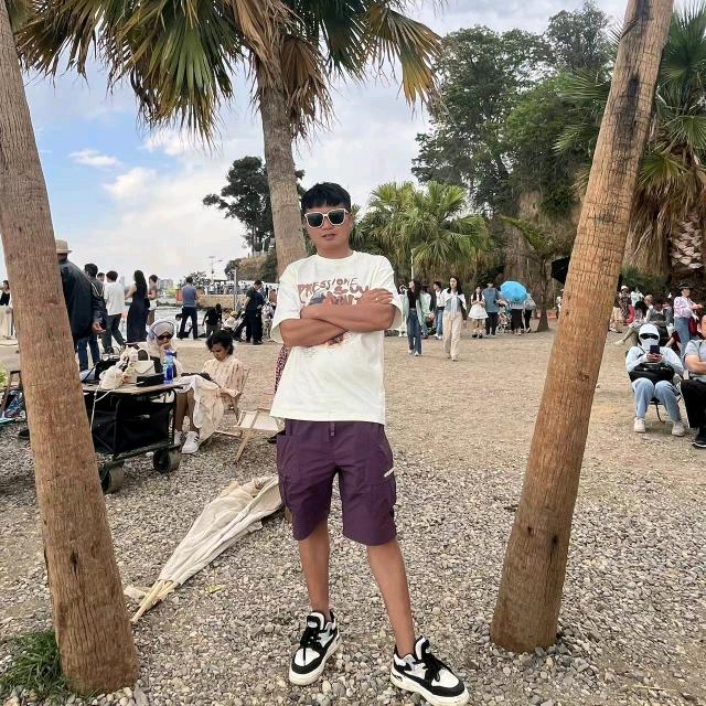 郑儿八经"