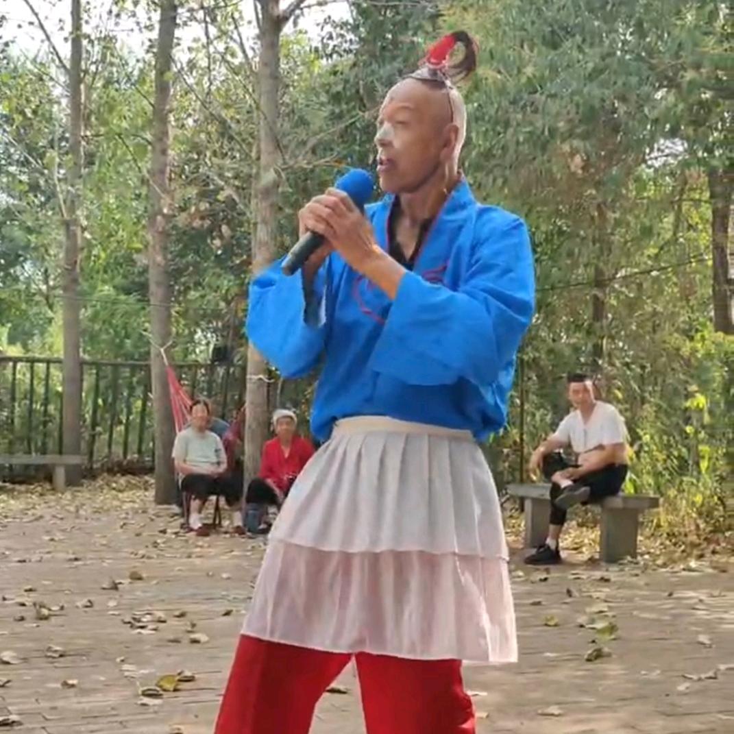 《老农民吕哥是业余爱好者》