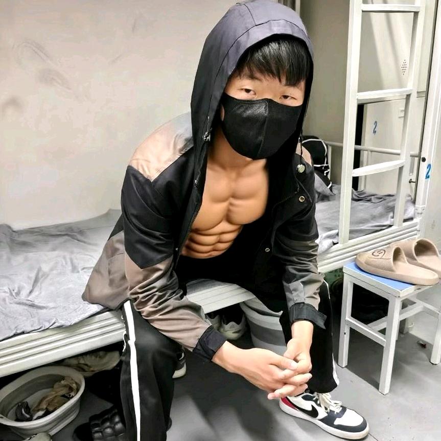 究极卡牌炸裂王 冷漠男人版