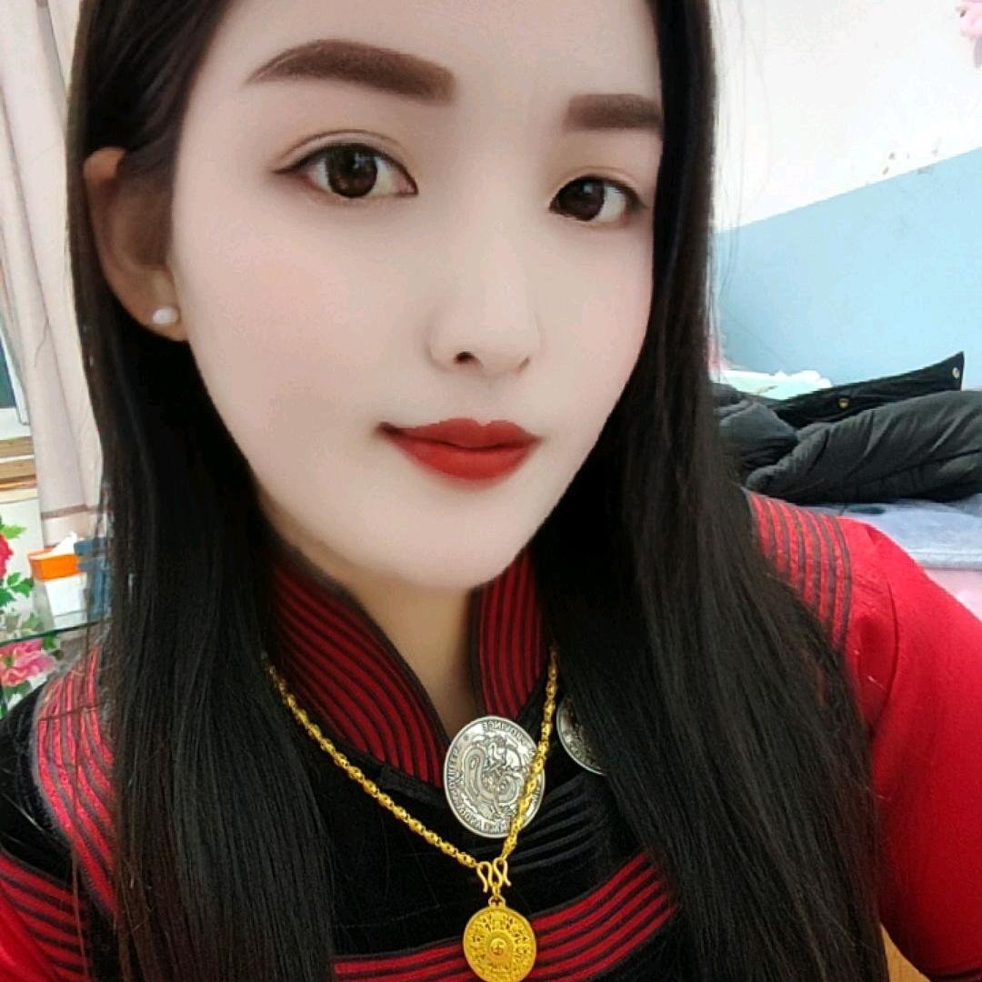 设计哈尼服装上要的扣子