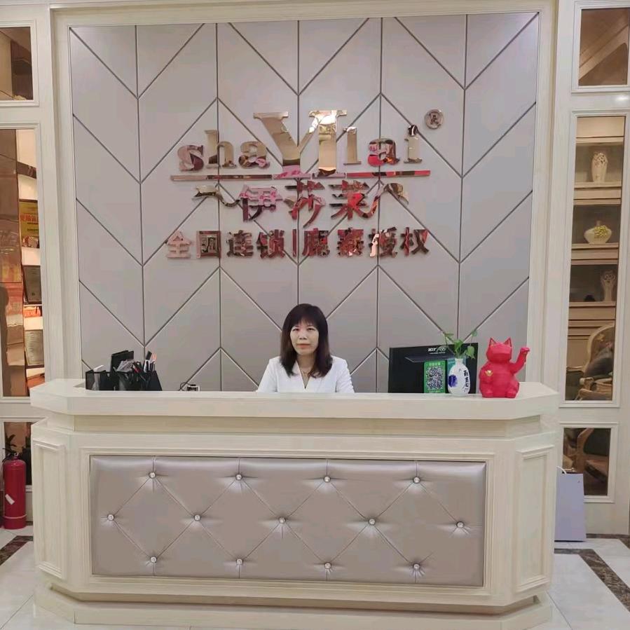 鹿寨伊莎莱窗：玲姐