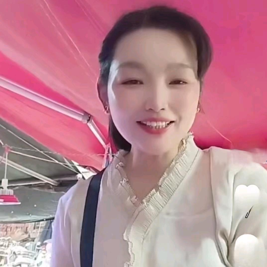 @清清