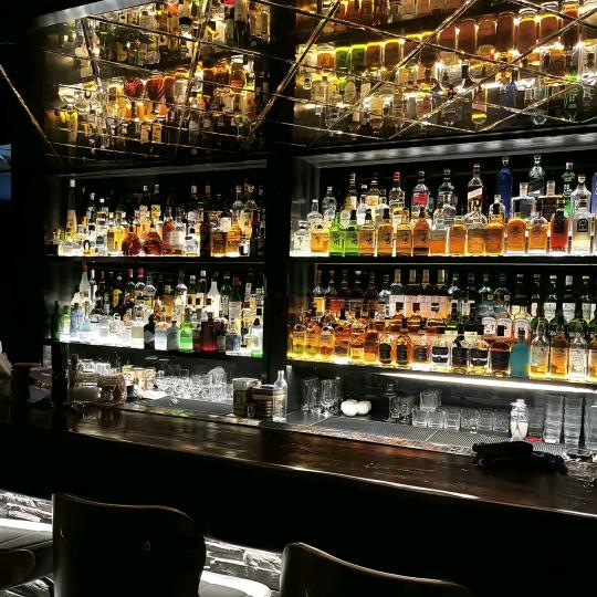 初  恋  小  酒  馆