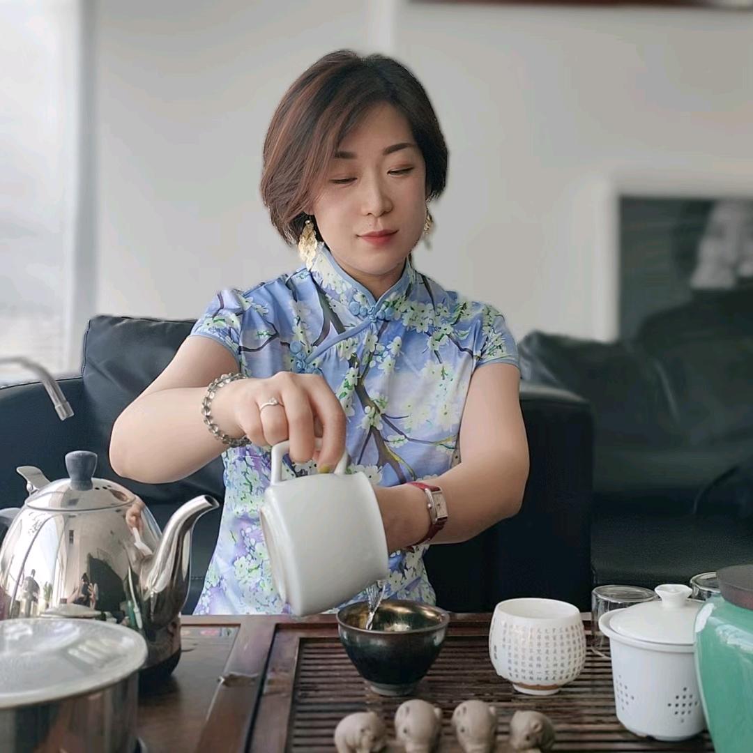 小鹏汽车天津庞大-卖汽车的周老师