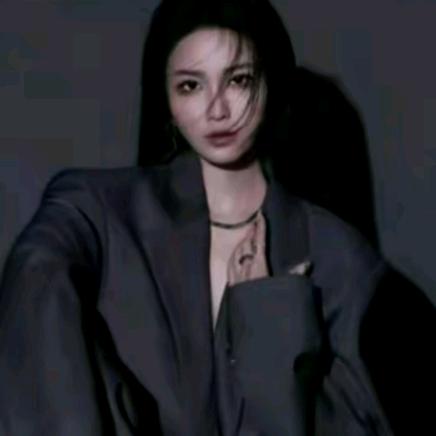 溶溶RONGRONG〈爆款穿搭〉