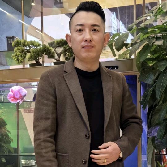 自助餐饮人侯哥
