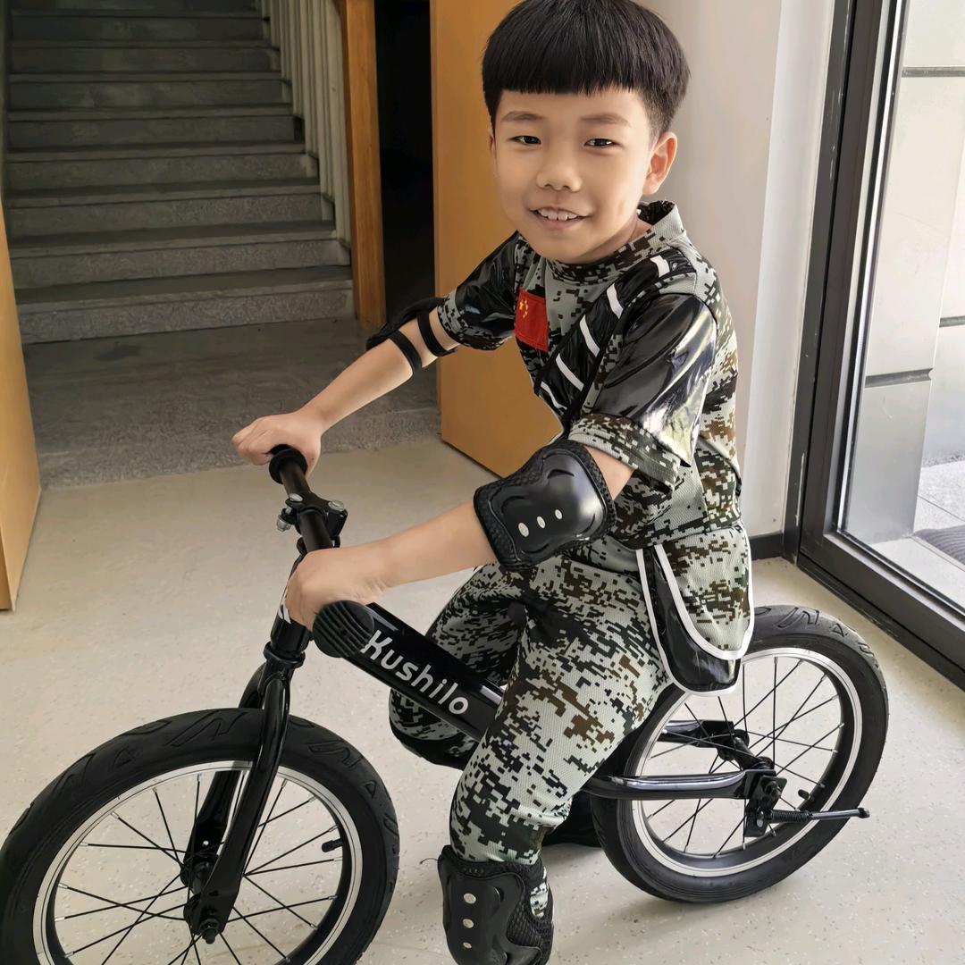 小晨晨爱跳舞