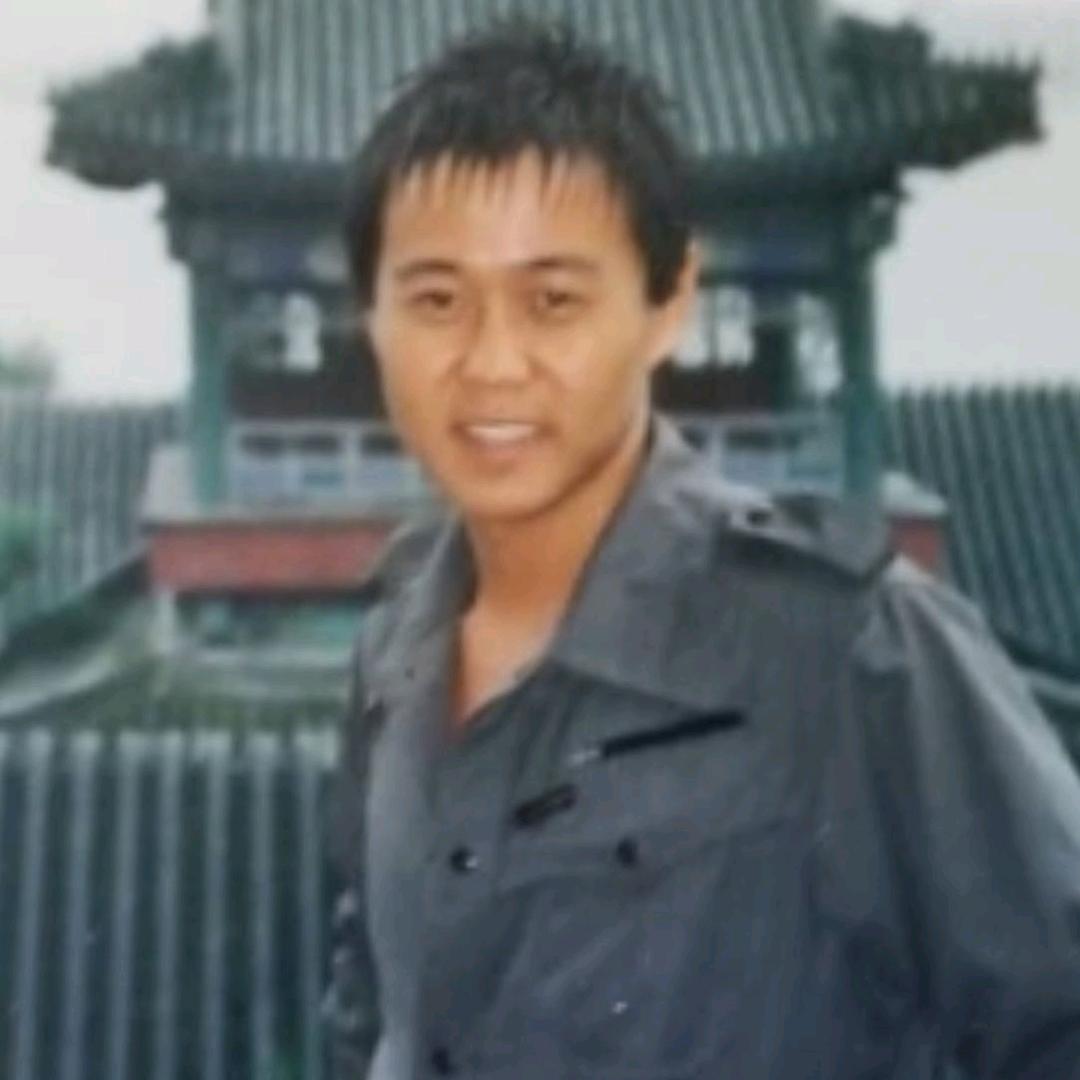 李华