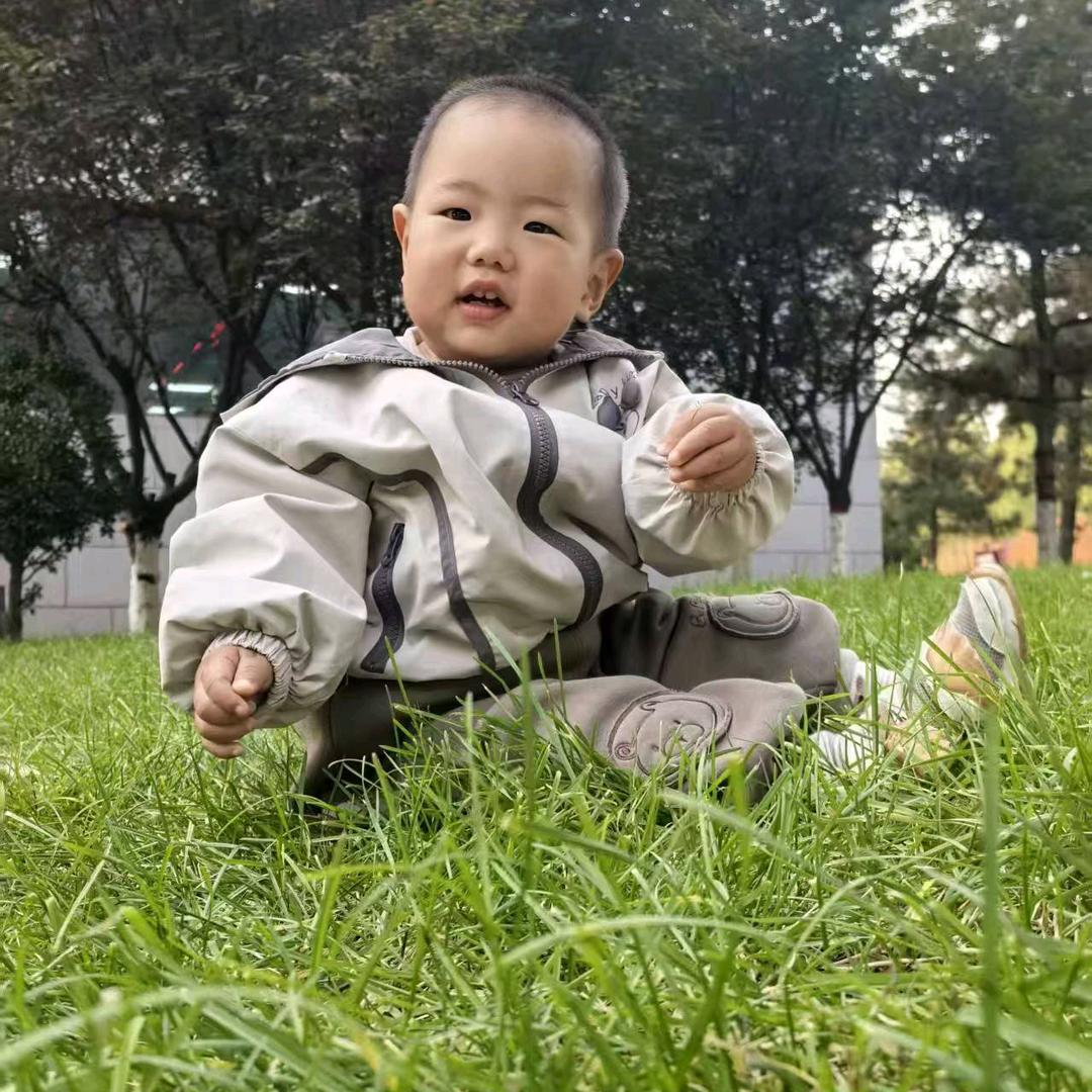 草坊医疗器械童装店