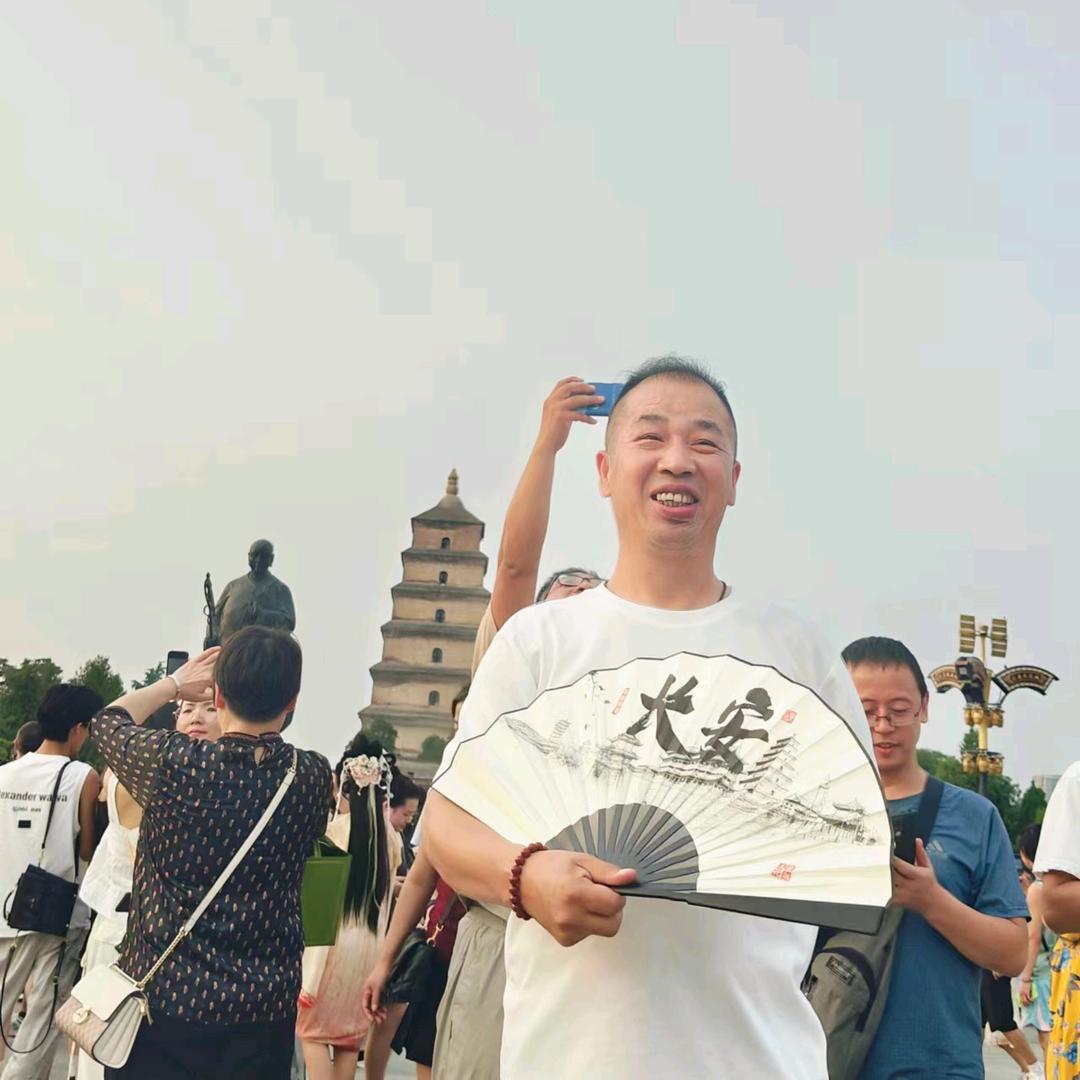 雄鹰展翅,网络飞翔