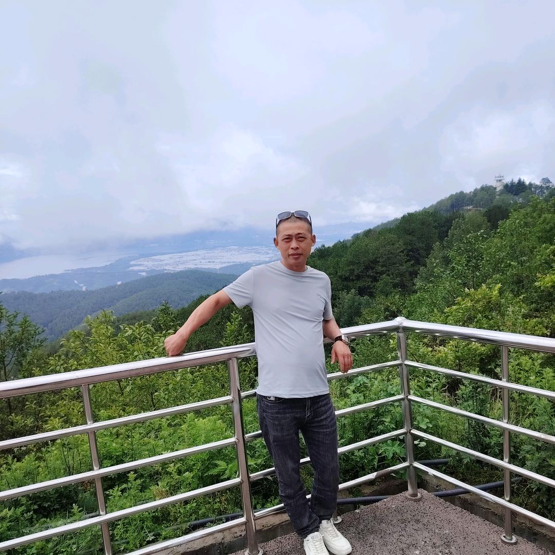 伟大背后的男人