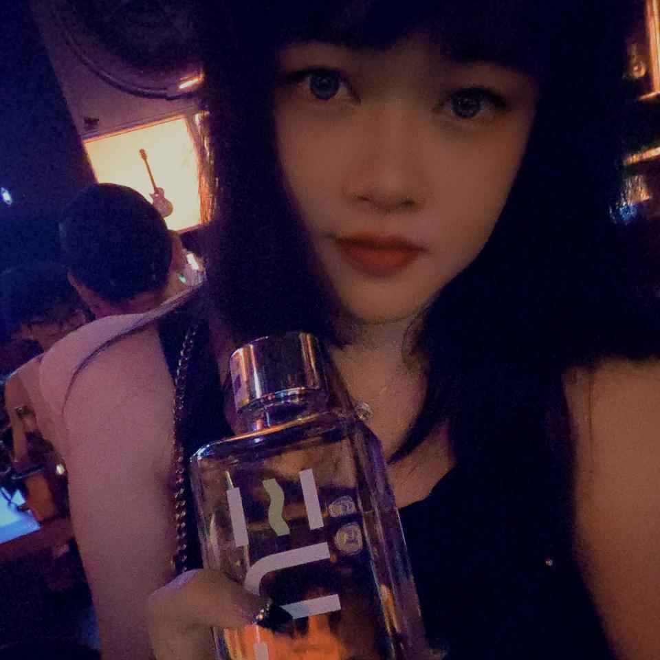 莫然
