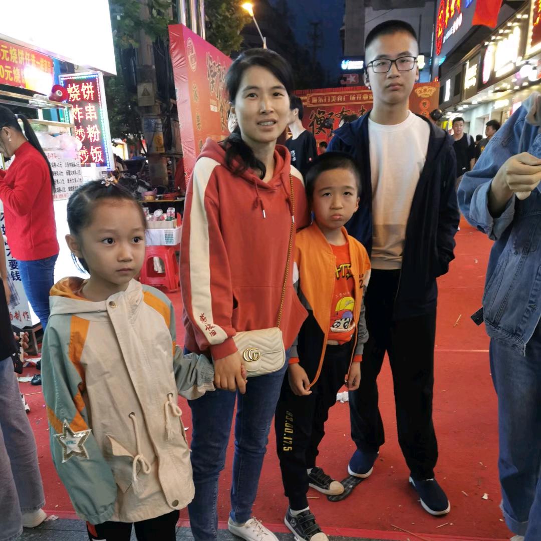 过眼云烟（何龙）