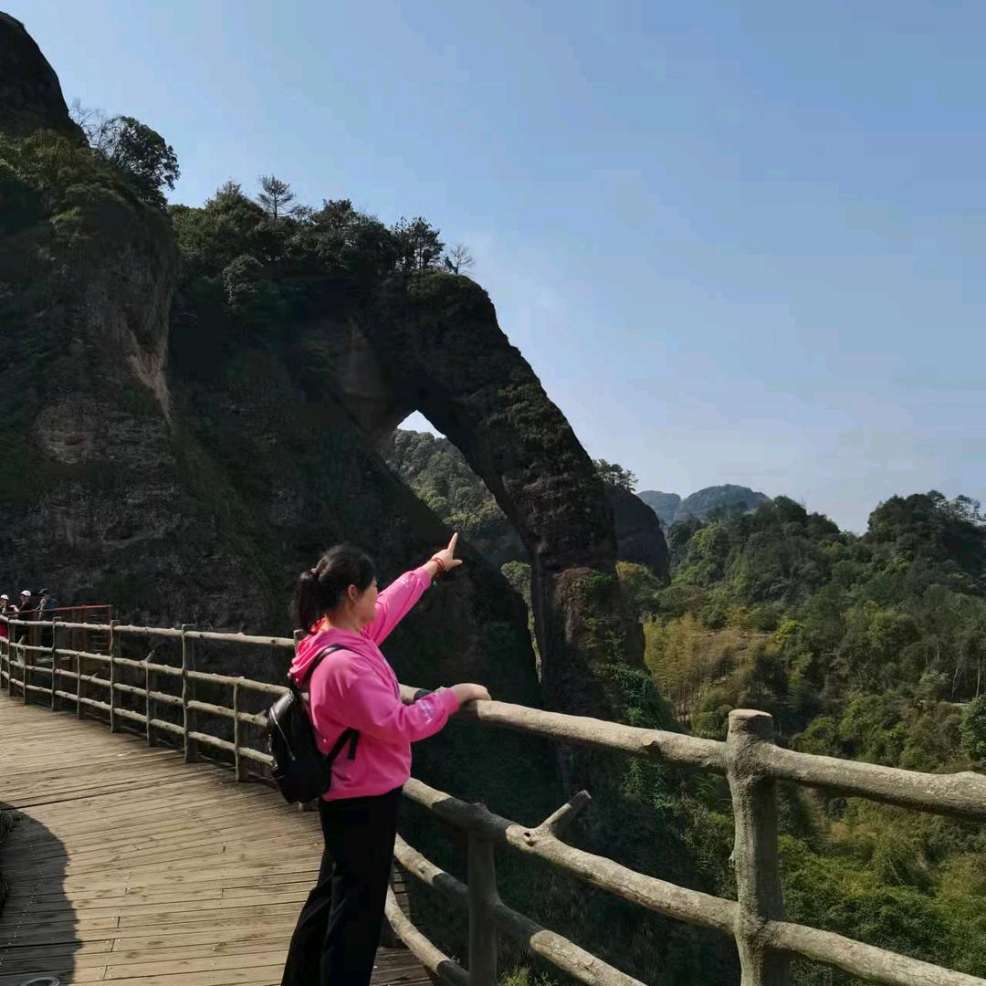 唱歌的人