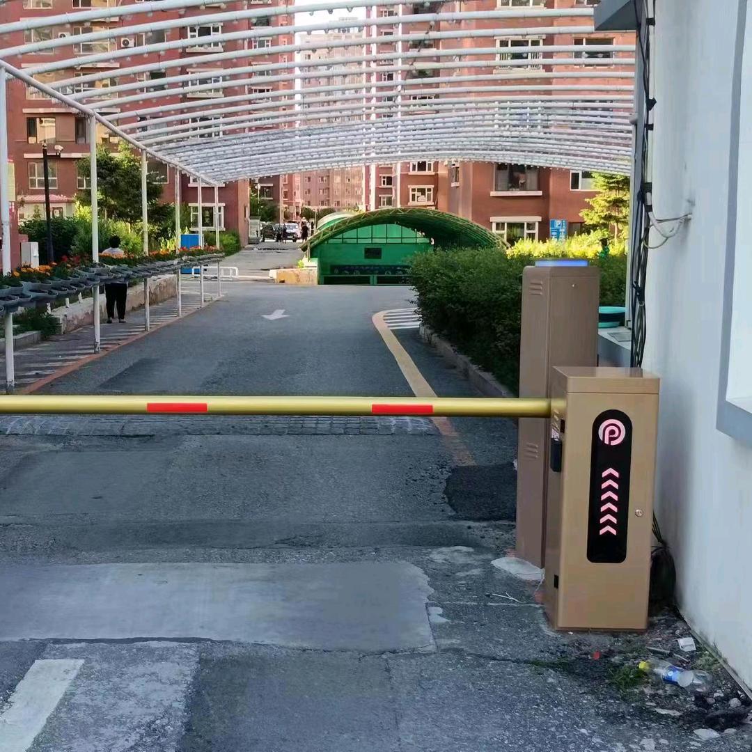 深圳送道闸那小子