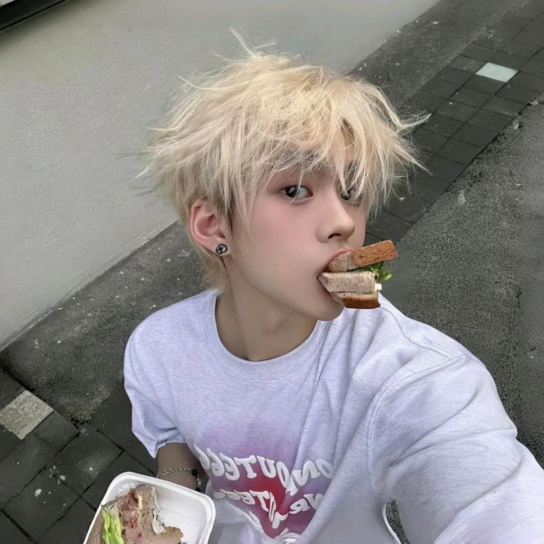 橘灿