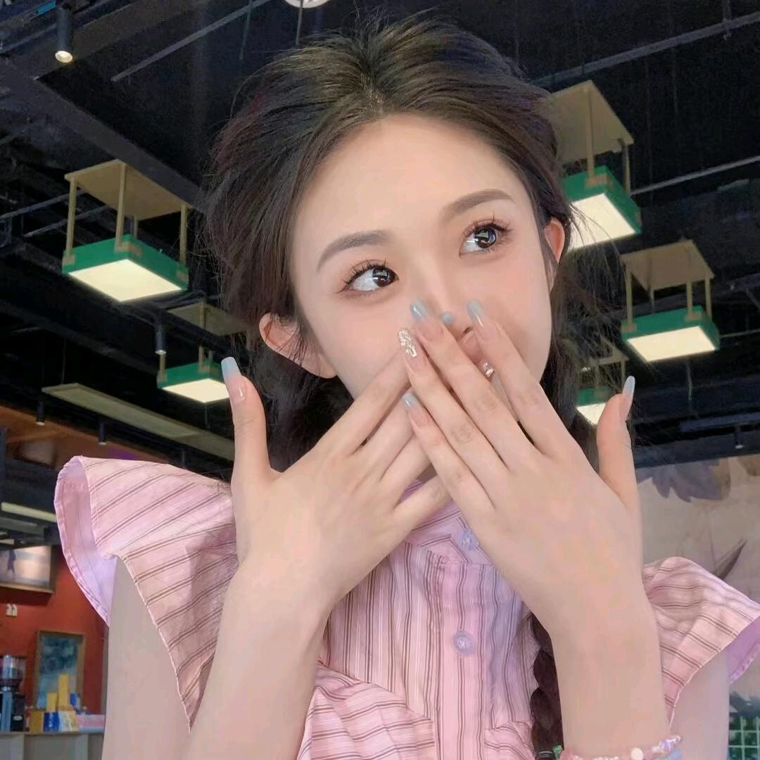 倩倩😊