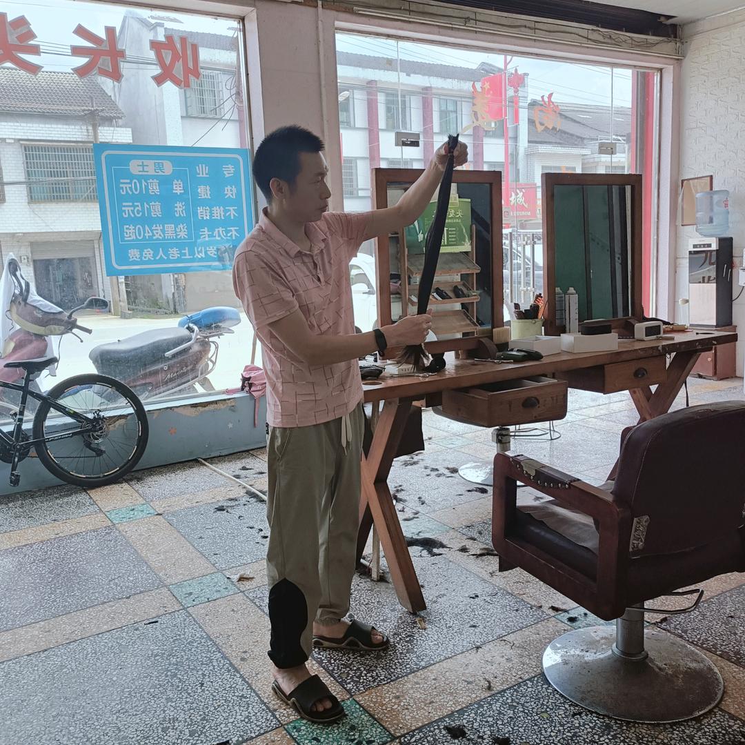 桃江尚美收长头发