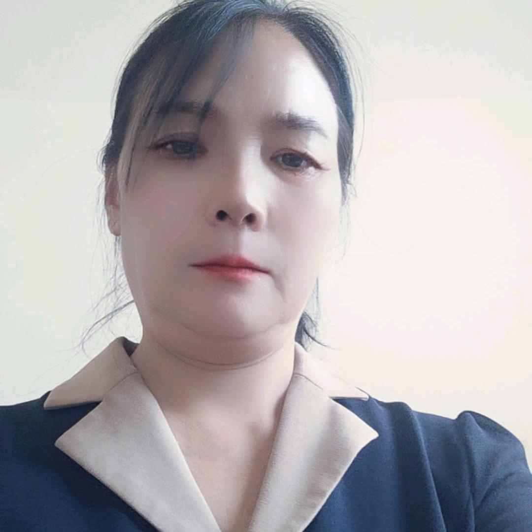 开心姐姐唱歌。