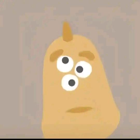 小***