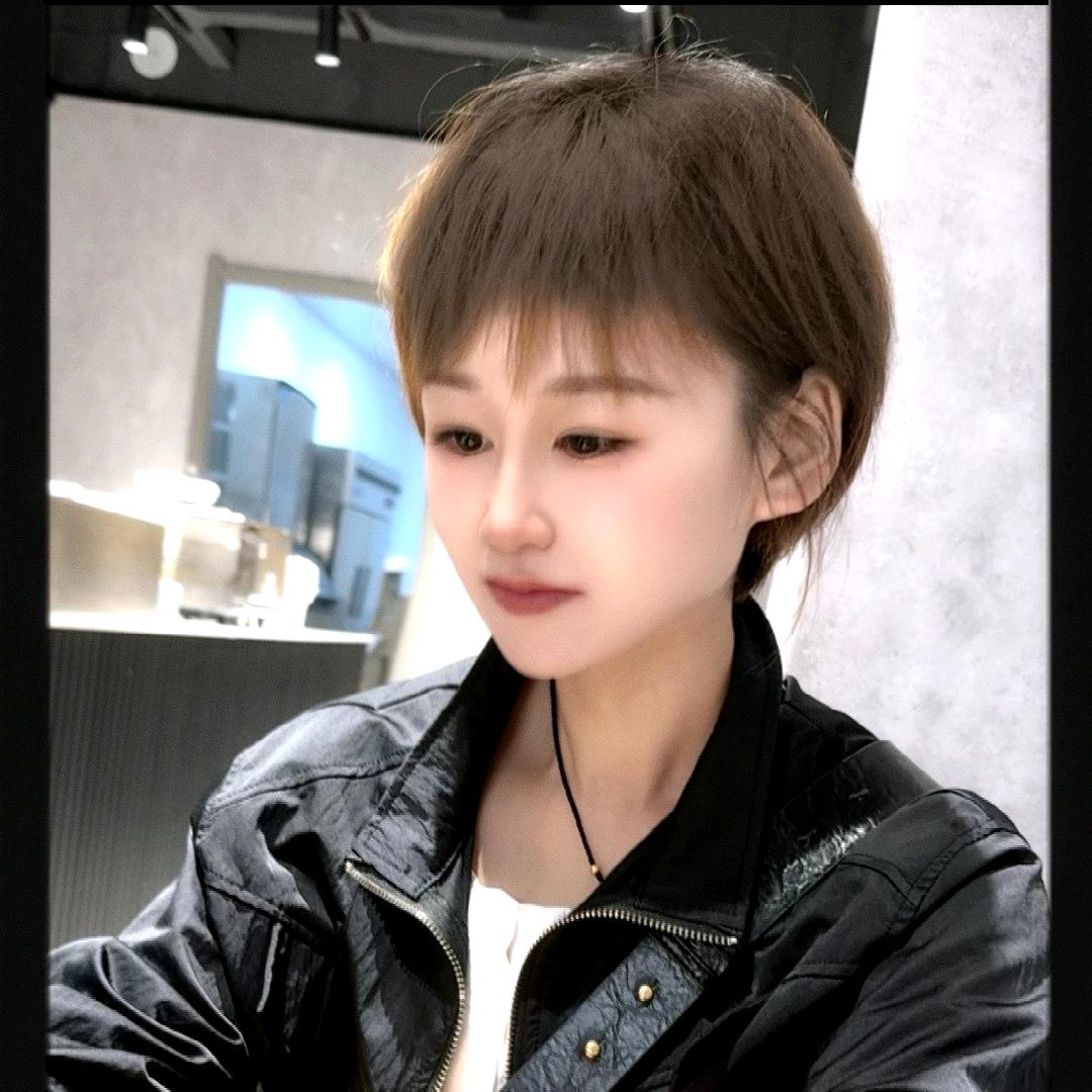 玲玲吖