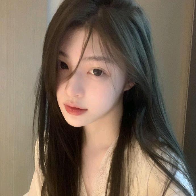 厷厸