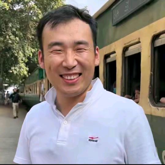 巴铁星光村小飞