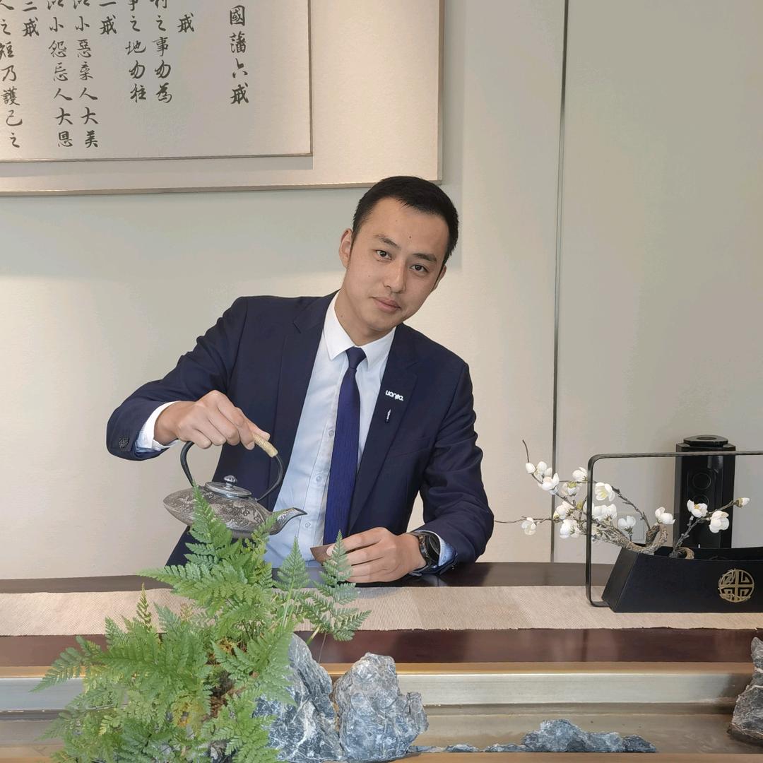 卖房的小鹏鹏