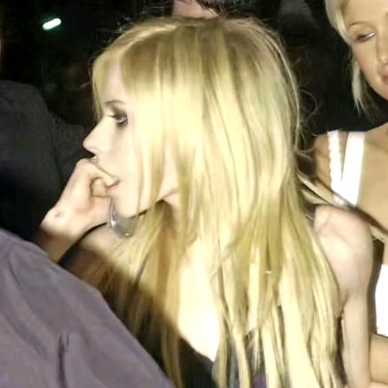 为冷脸萌插兄弟两刀