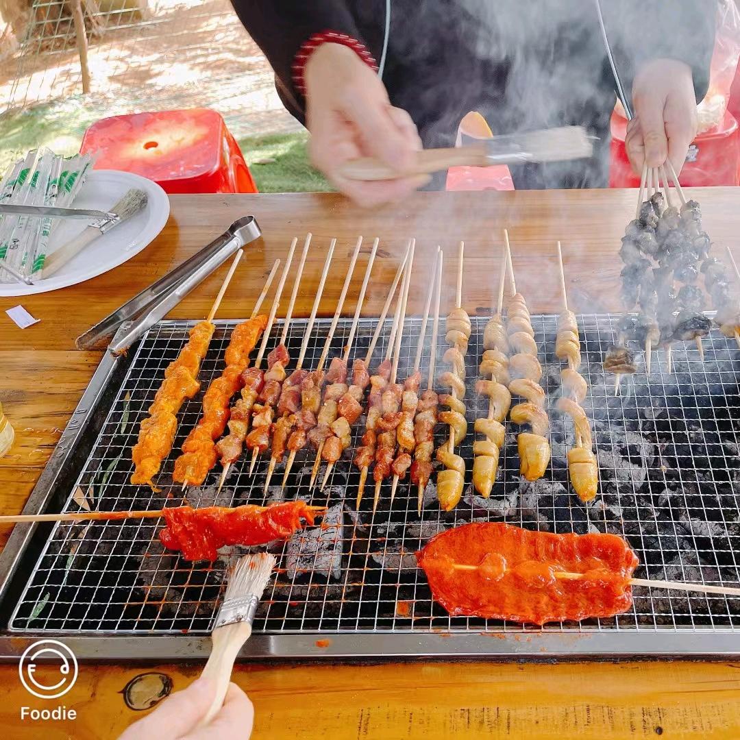 锦绣江南趣玩户外烧烤小哥