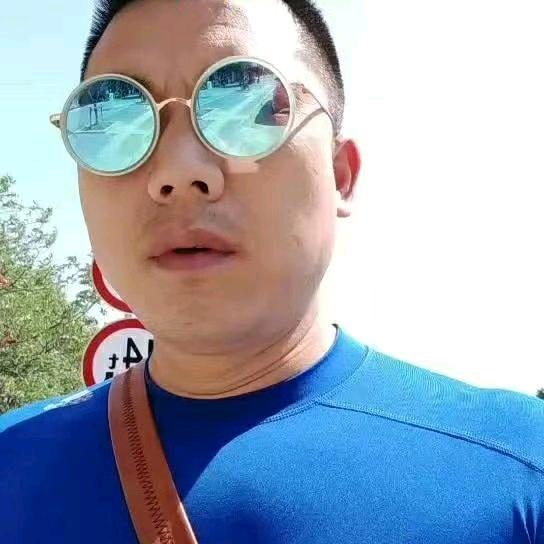 吾悦广场游泳健身买一年送一年