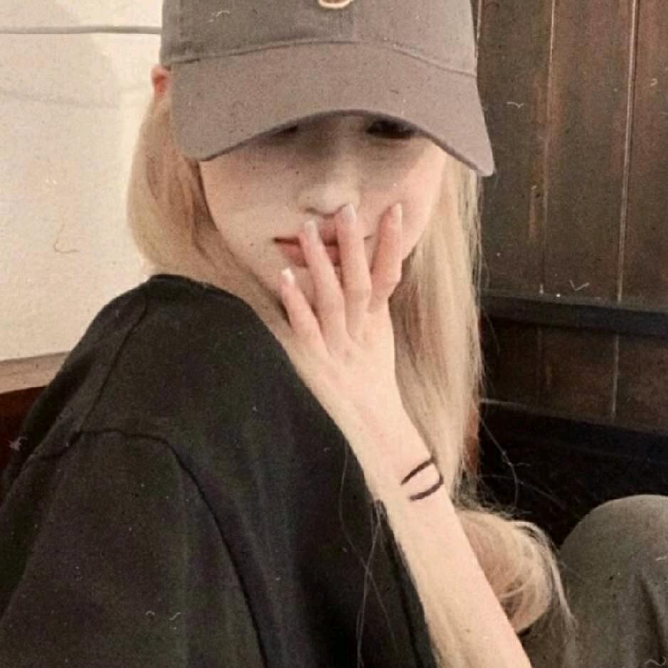 ⁷
