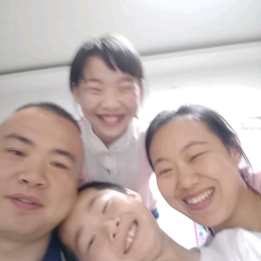 覃业弘