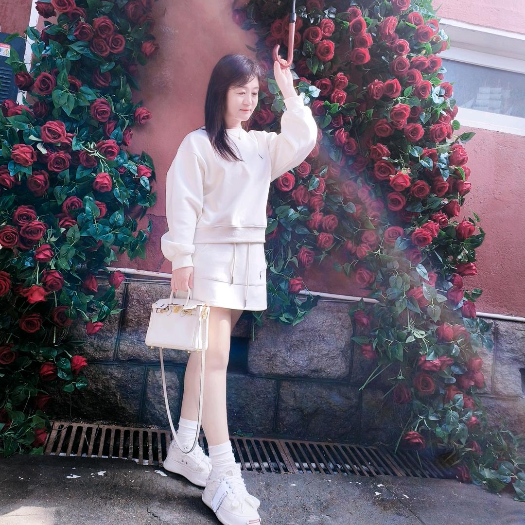 一抹浅笑う