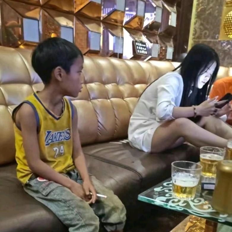 佳爷  （前女友 ）