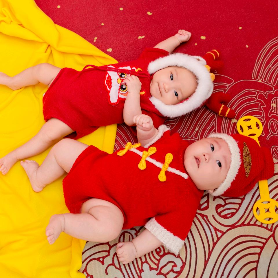 小雪妹妹和石头哥哥