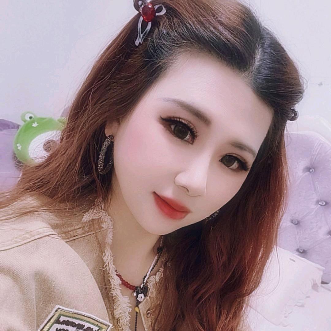 开茶楼的小姐姐