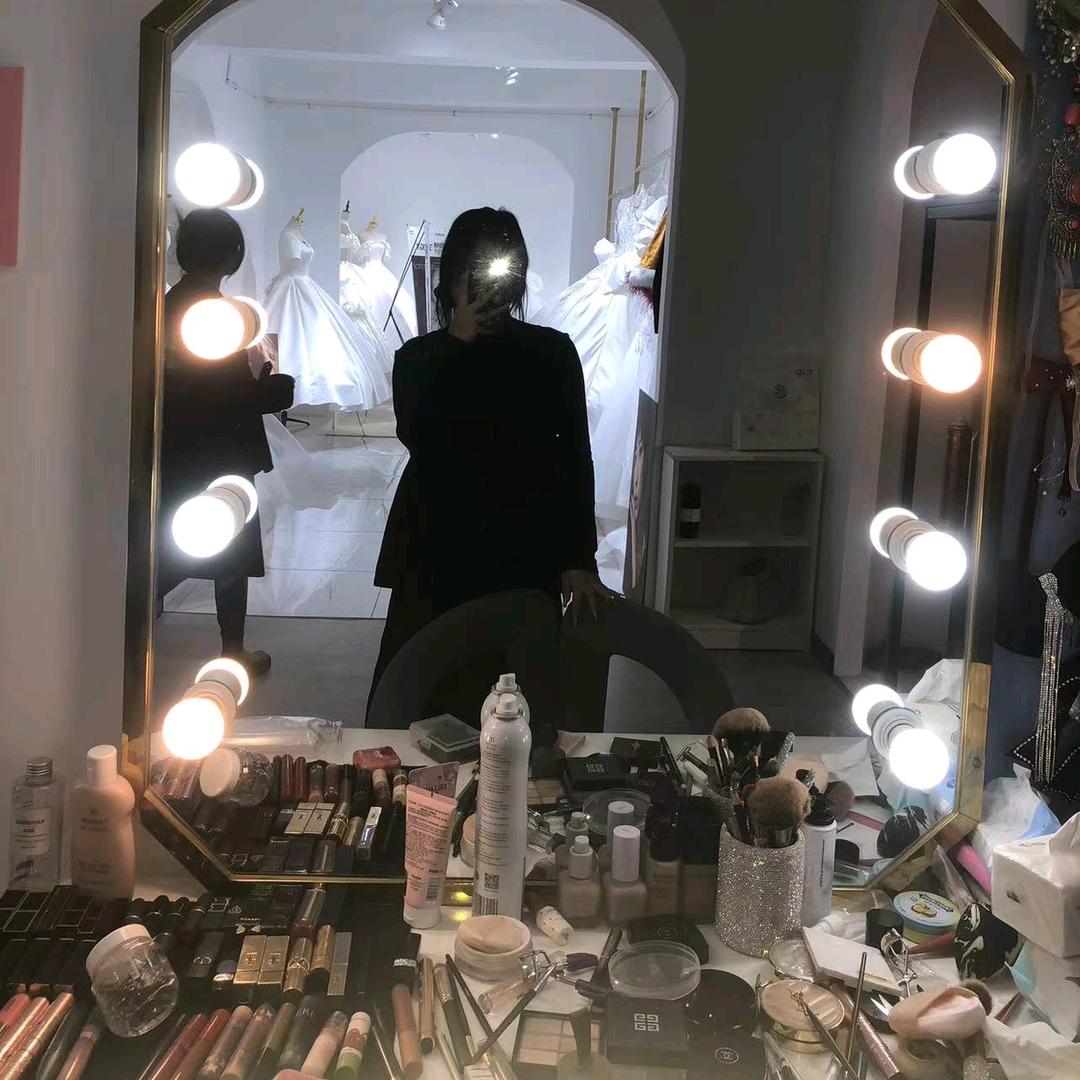 Lisa婚纱礼服  化妆师  晓雨