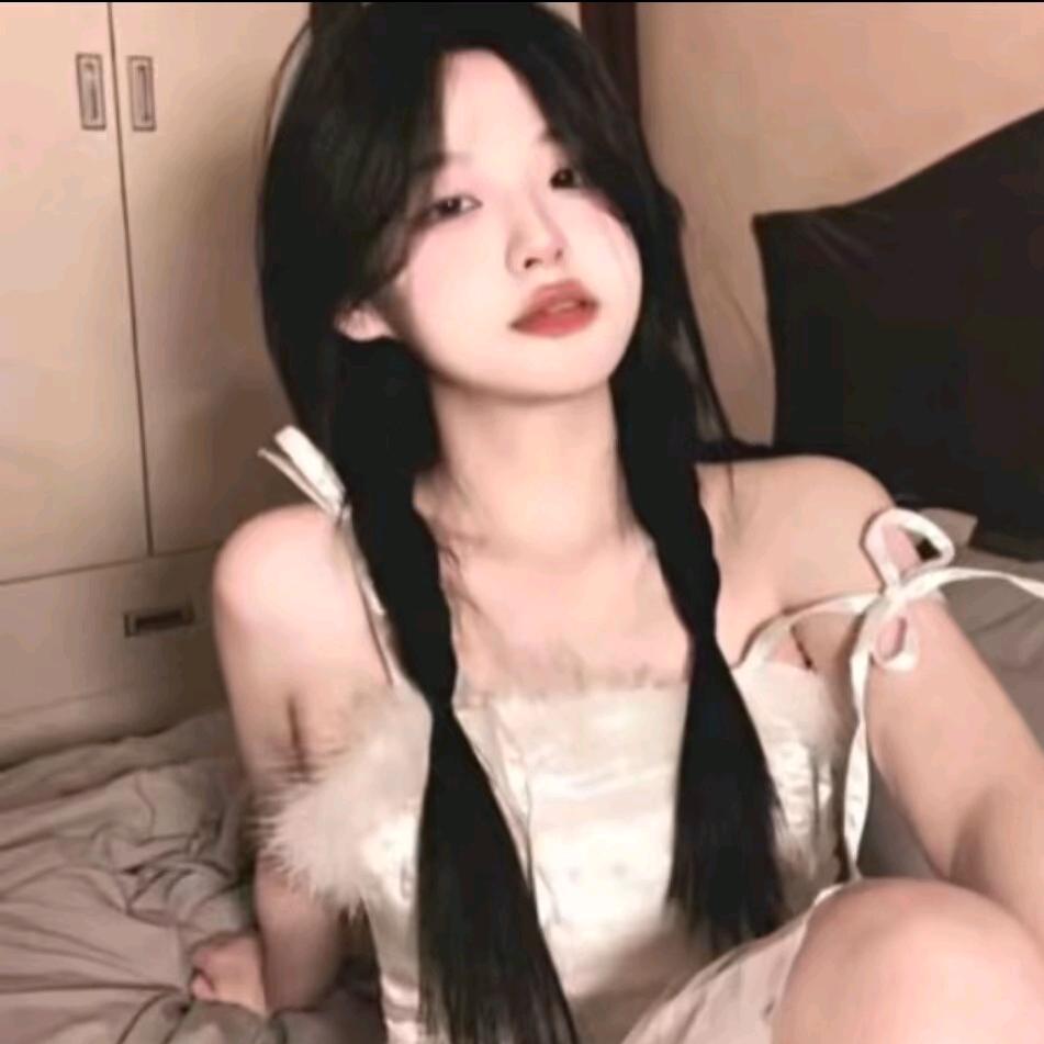 云洛妤.