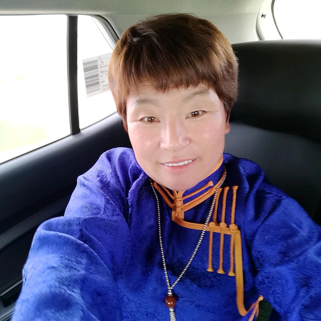 阿其其格