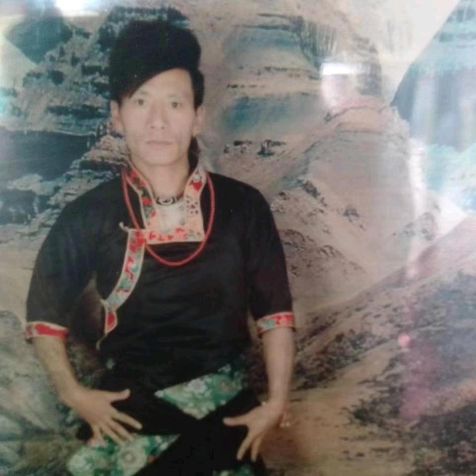 西藏男孩儿