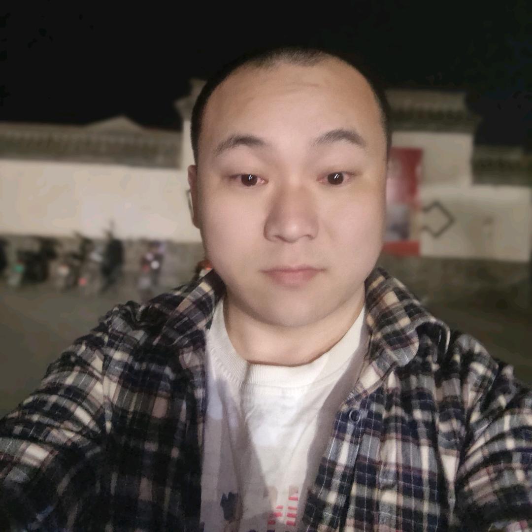 似水人参头像