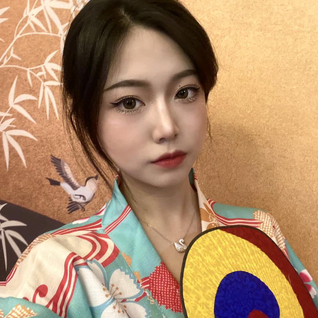 博兮妍歆时尚穿搭